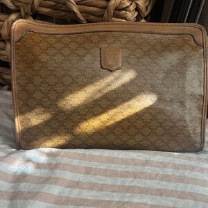 Celine  COSMETIC  POUCH VINTAGE GREAT CONDITION ZIPPY ZIPPERS LEATHER INTERIOR